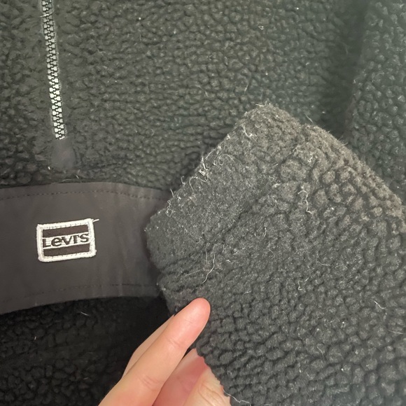 Levi’s fluffy half zip - Picture 3 of 11